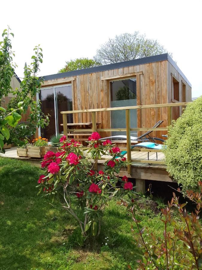 Adorable Cottage Perrosien dans jardin arboré Extérieur photo