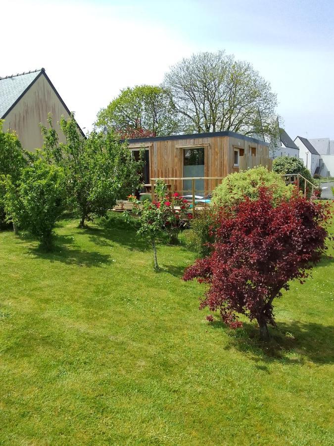 Adorable Cottage Perrosien dans jardin arboré Extérieur photo